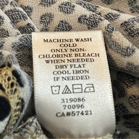 Ann Taylor ruched sides animal print top xs - Picture 6 of 8